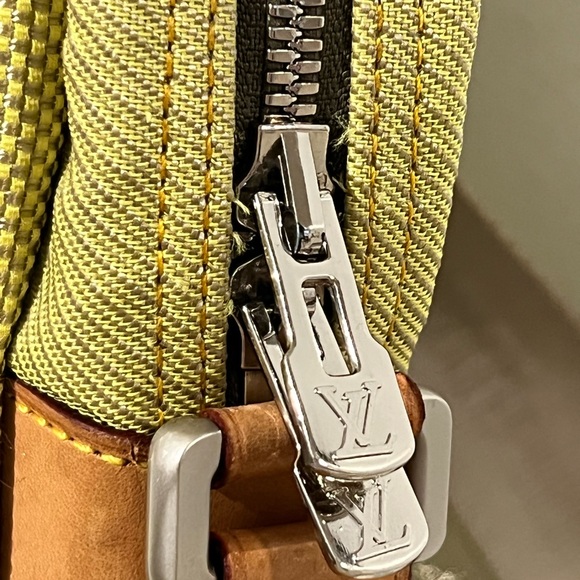 2002 LV Cup Weatherly bag *RARE* - Picture 7 of 11